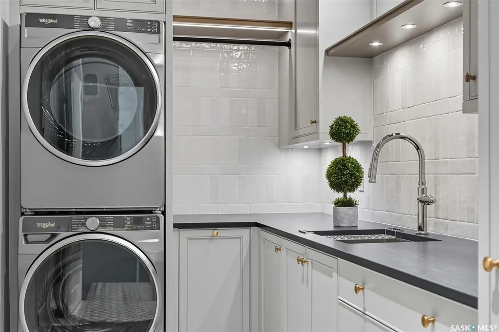 350 Cartwright Street Saskatoon SK S7T 1B1
