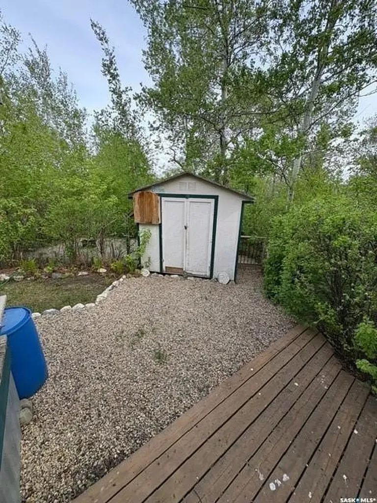 91 Poplar Beach Wakaw Lake SK S0K 4P0