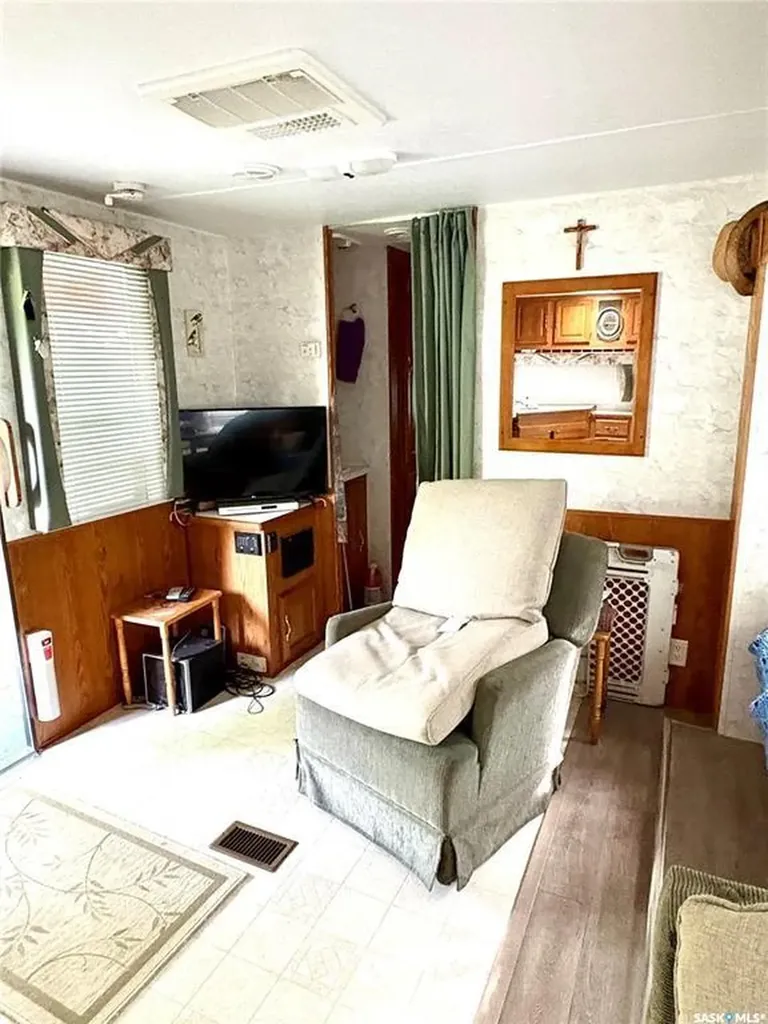 91 Poplar Beach Wakaw Lake SK S0K 4P0
