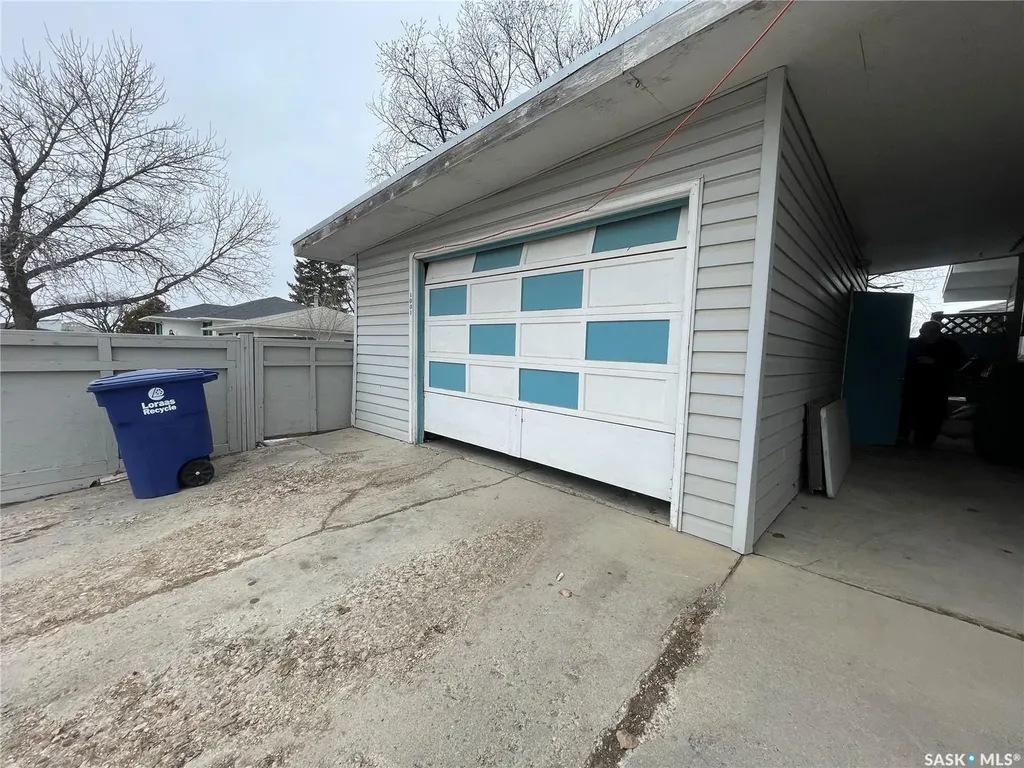 1001 2nd Street W Kindersley SK S0L 1S0