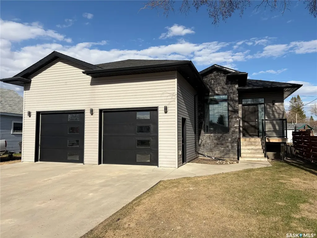 924 11th Street Humboldt SK S0K 2A0