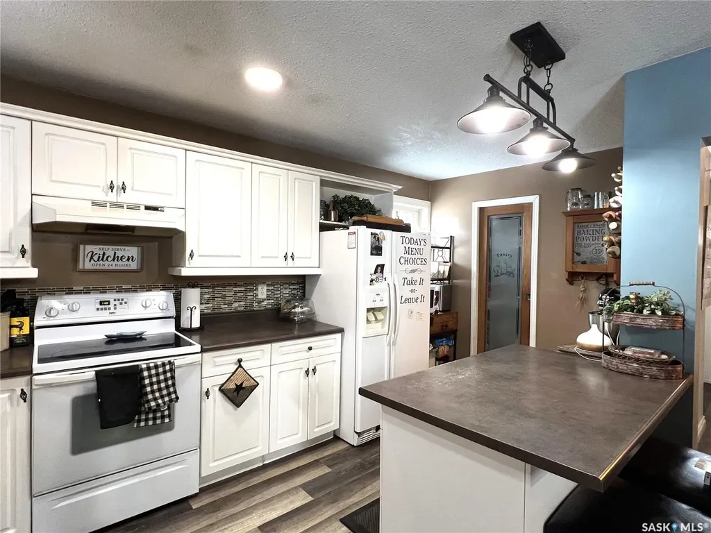 113 2nd Avenue SE Dorintosh SK S0M 0T0
