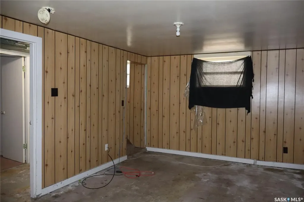 764 Fairford Street E Moose Jaw SK S6H 0G2