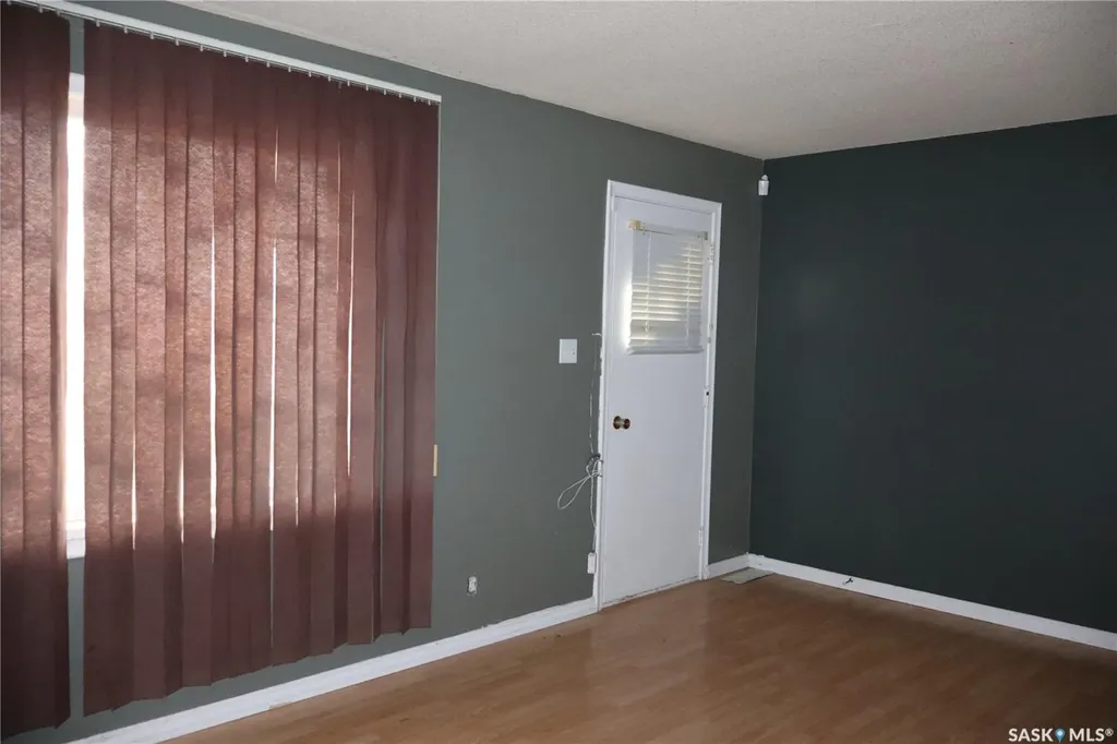 764 Fairford Street E Moose Jaw SK S6H 0G2