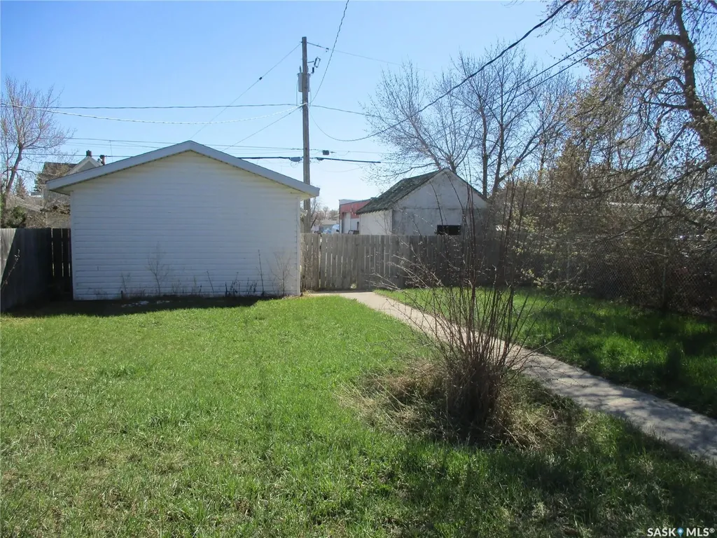 341 4th Avenue W Melville SK S0A 2P0