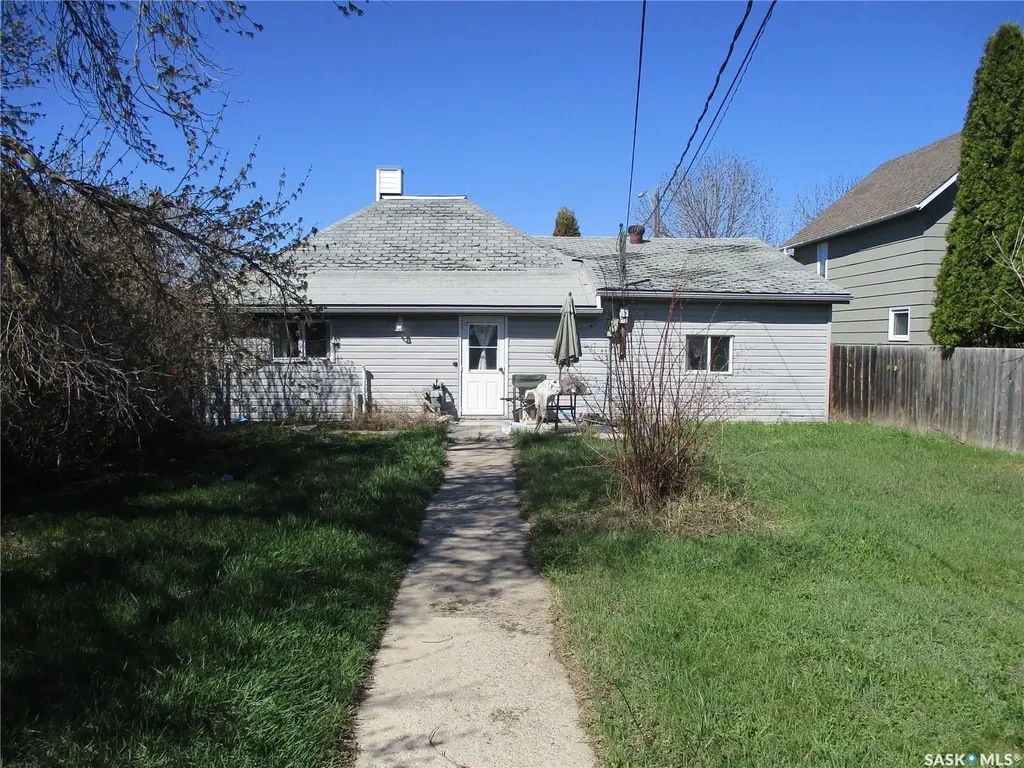 341 4th Avenue W Melville SK S0A 2P0