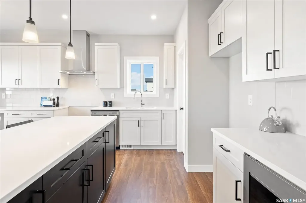 10 Vancouver Crescent Pilot Butte SK S0G 3Z0