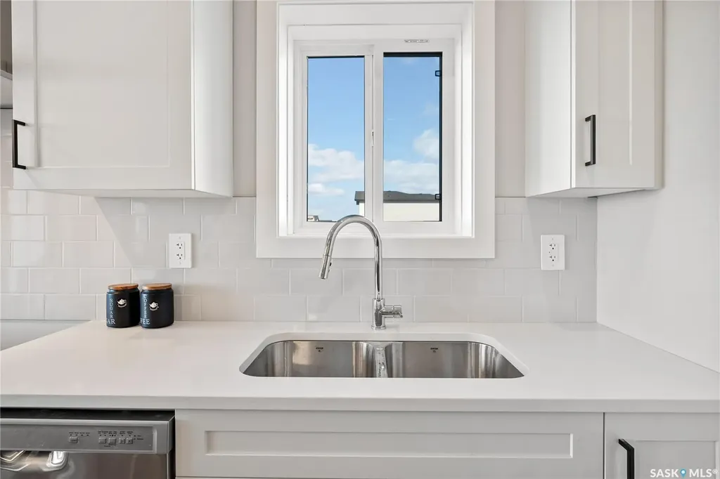10 Vancouver Crescent Pilot Butte SK S0G 3Z0