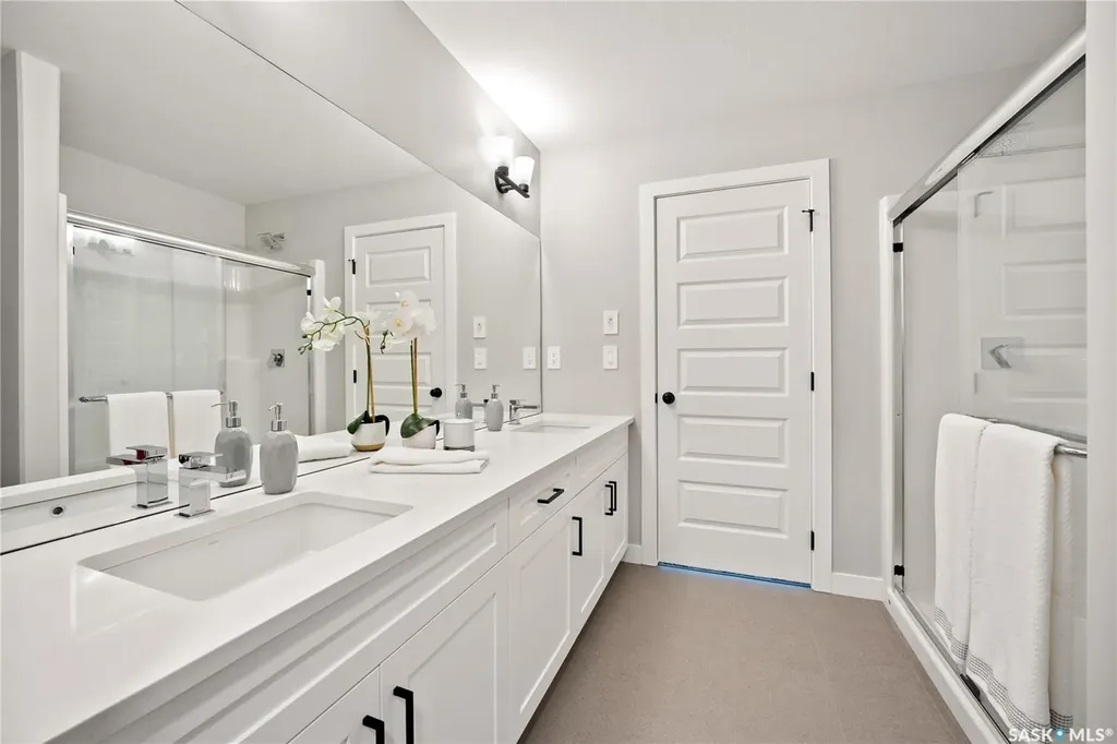 10 Vancouver Crescent Pilot Butte SK S0G 3Z0