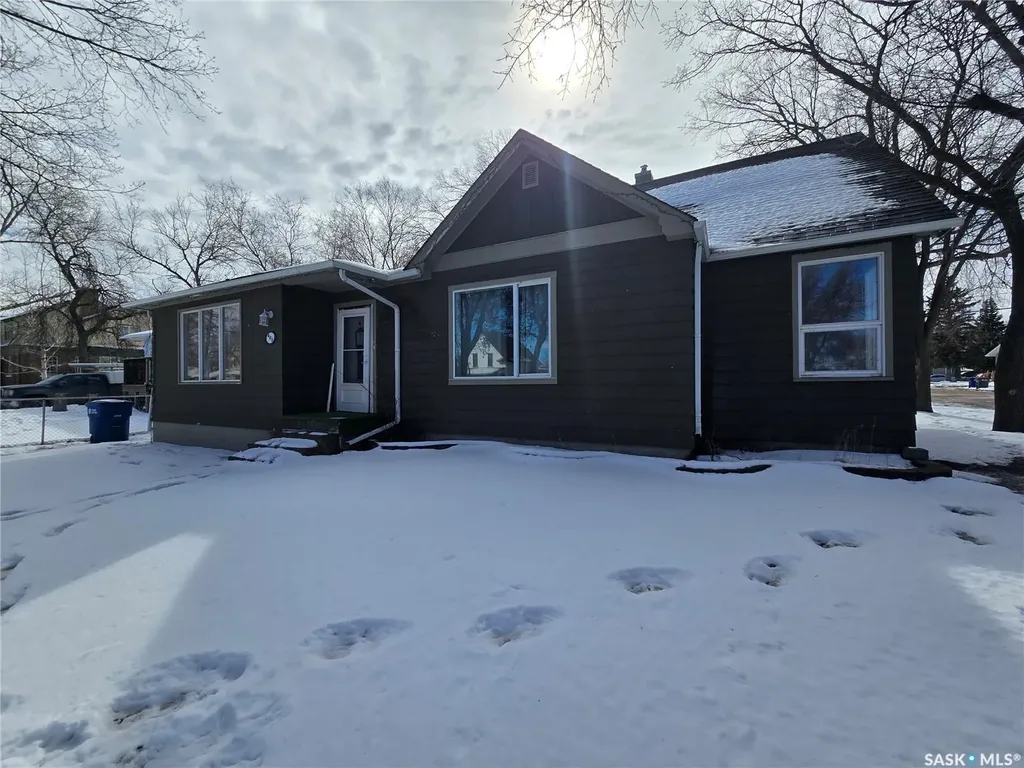 400 4th Avenue E Assiniboia SK S0H 0B0