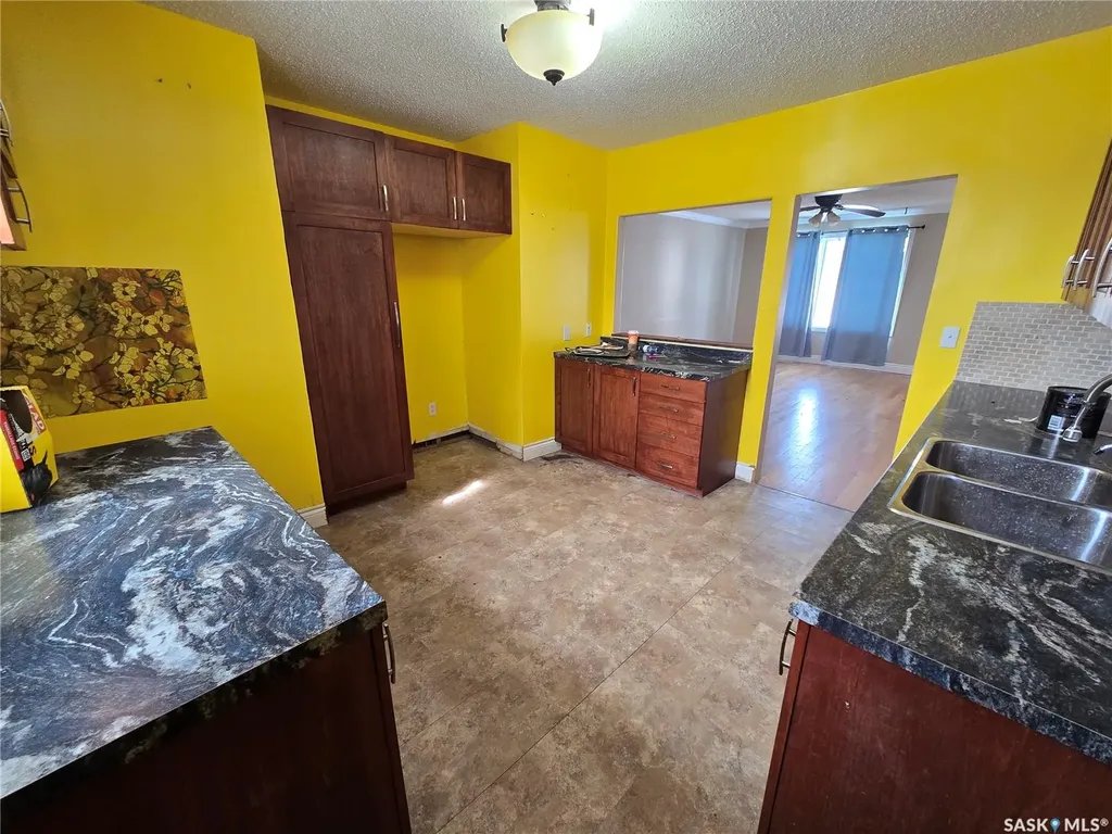 400 4th Avenue E Assiniboia SK S0H 0B0