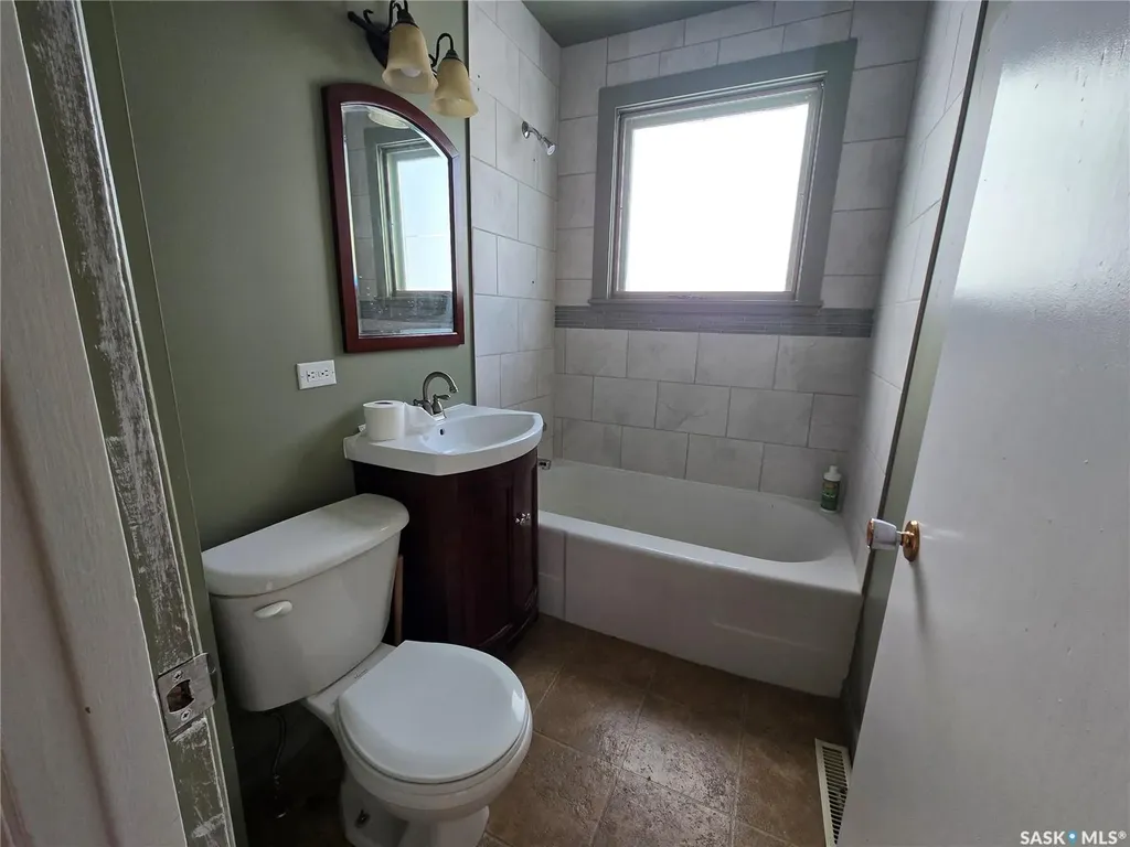 400 4th Avenue E Assiniboia SK S0H 0B0