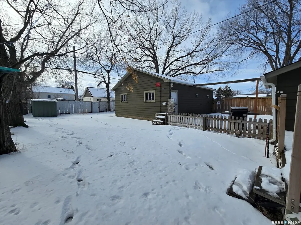 400 4th Avenue E Assiniboia SK S0H 0B0