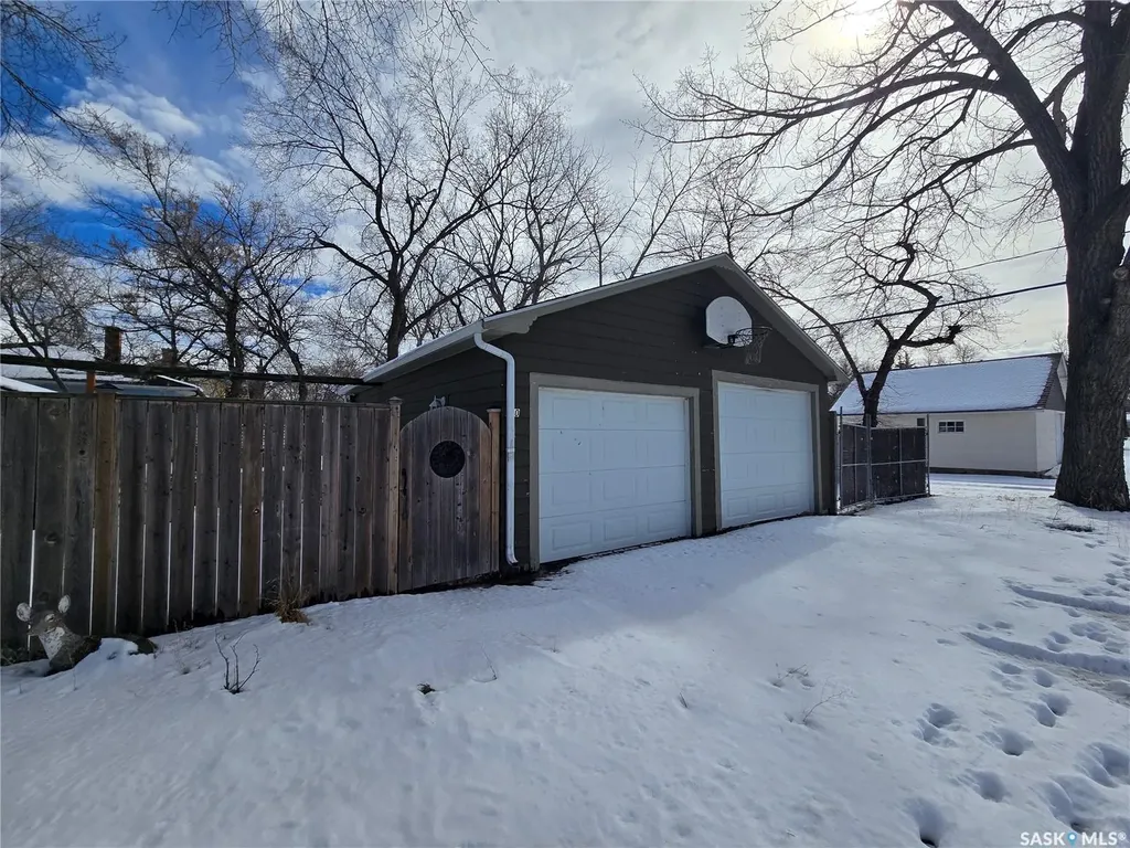 400 4th Avenue E Assiniboia SK S0H 0B0