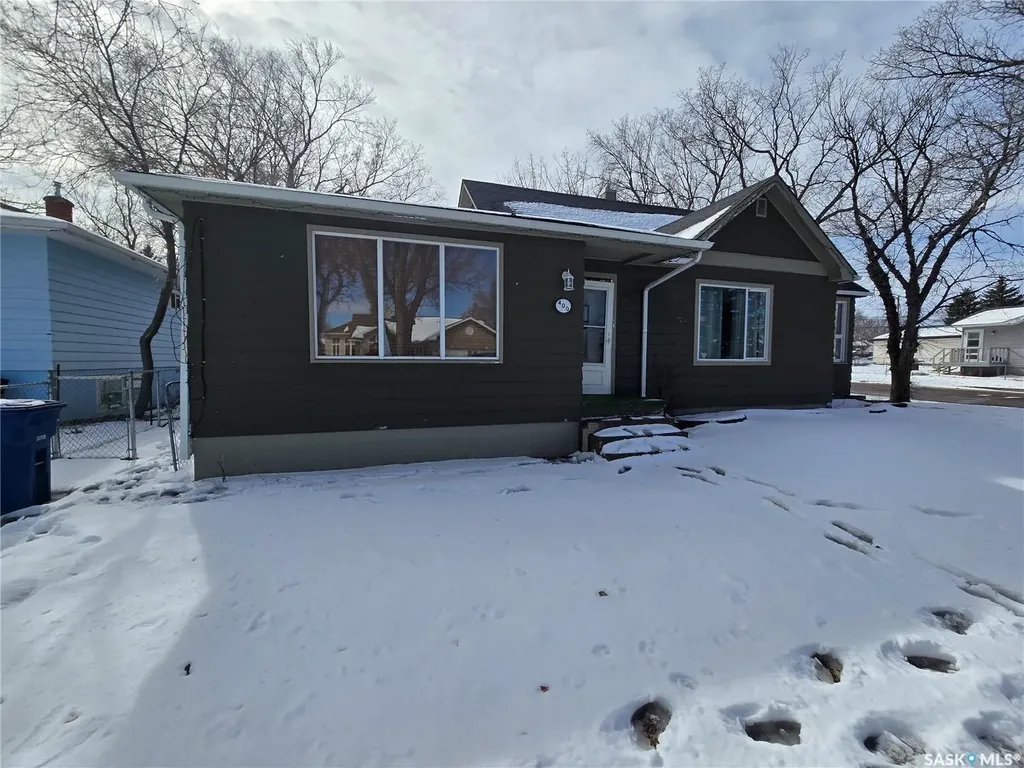 400 4th Avenue E Assiniboia SK S0H 0B0