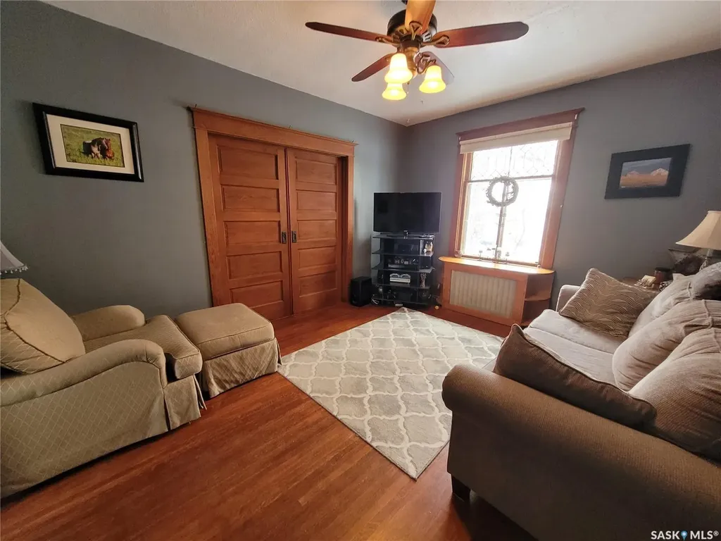 717 Coteau Avenue Weyburn SK S4H 0G9