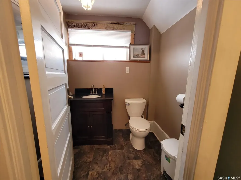 717 Coteau Avenue Weyburn SK S4H 0G9