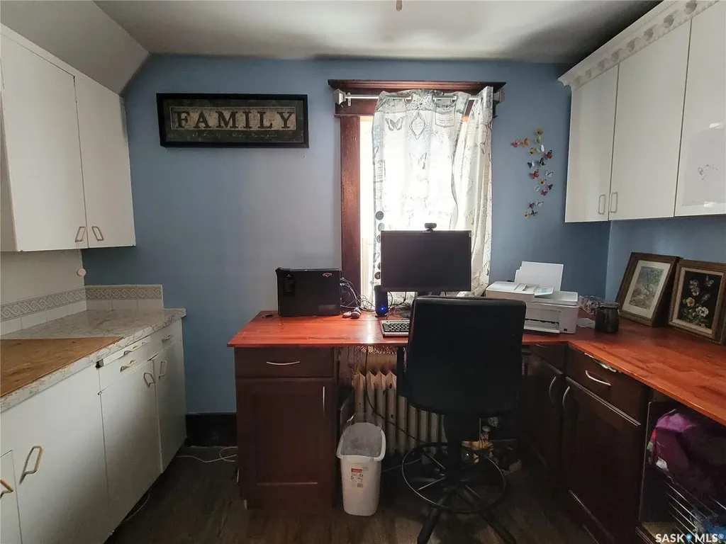 717 Coteau Avenue Weyburn SK S4H 0G9