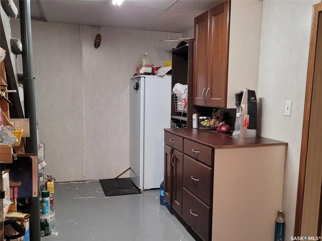 717 Coteau Avenue Weyburn SK S4H 0G9