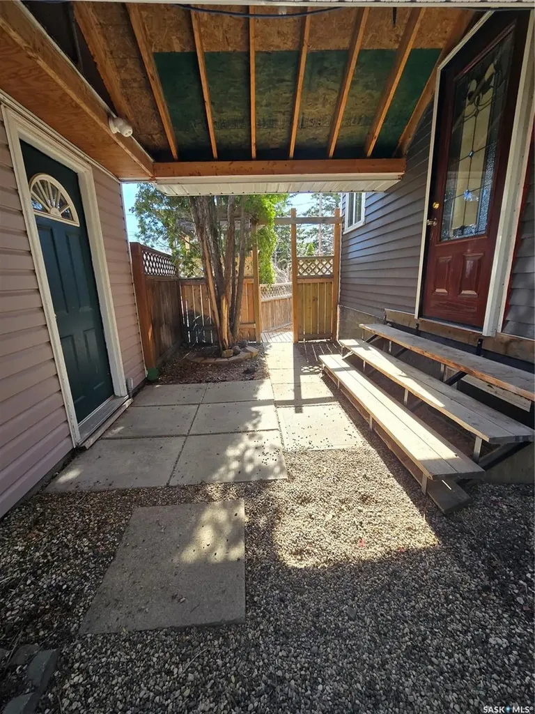 717 Coteau Avenue Weyburn SK S4H 0G9