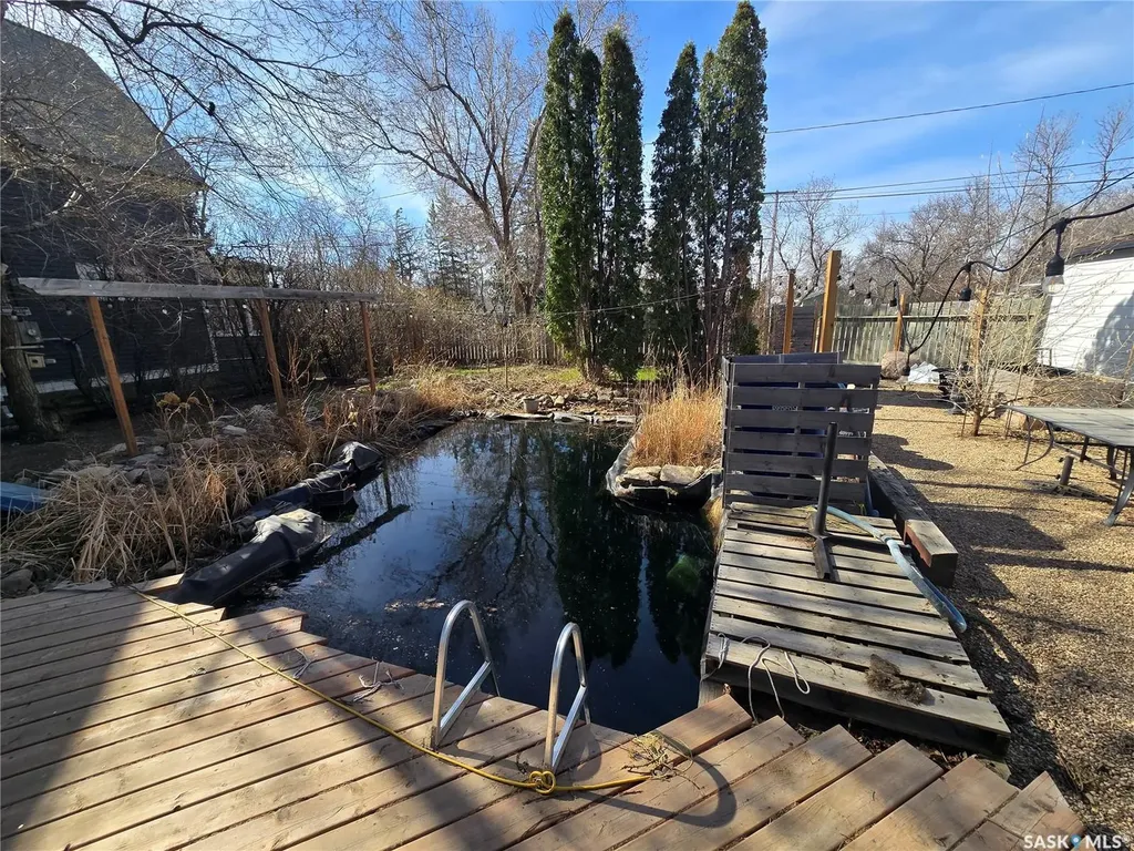717 Coteau Avenue Weyburn SK S4H 0G9
