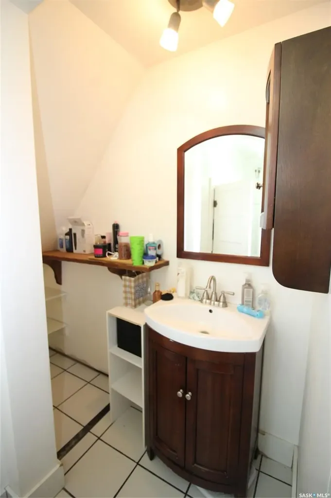 512 1st Street W Shaunavon SK S0N 2M0