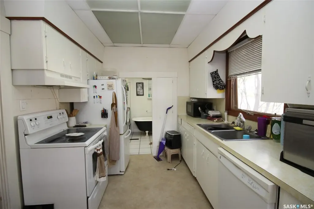 512 1st Street W Shaunavon SK S0N 2M0