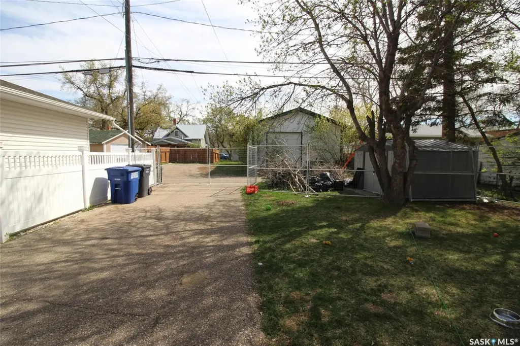 512 1st Street W Shaunavon SK S0N 2M0