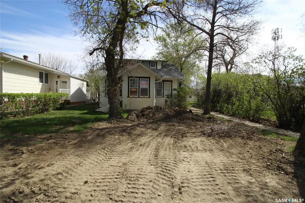 512 1st Street W Shaunavon SK S0N 2M0