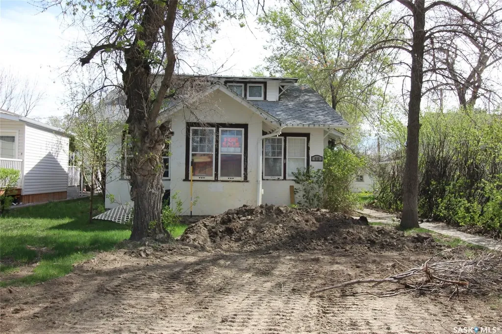 512 1st Street W Shaunavon SK S0N 2M0