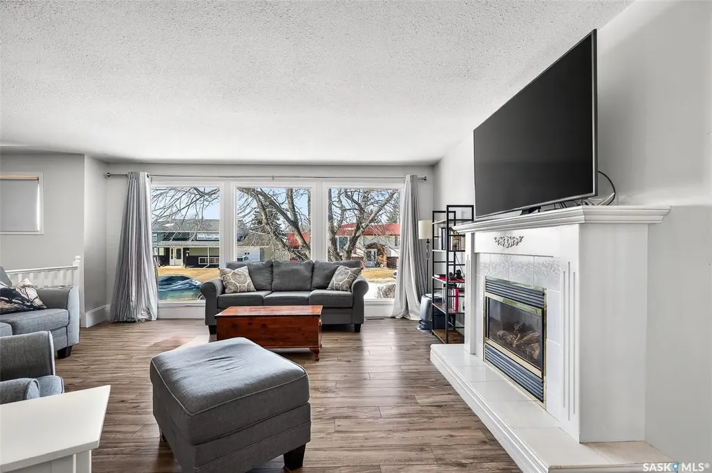 1321 Prince Crescent Moose Jaw SK S6H 6E6