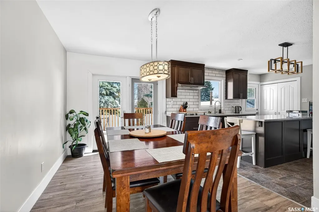 1321 Prince Crescent Moose Jaw SK S6H 6E6