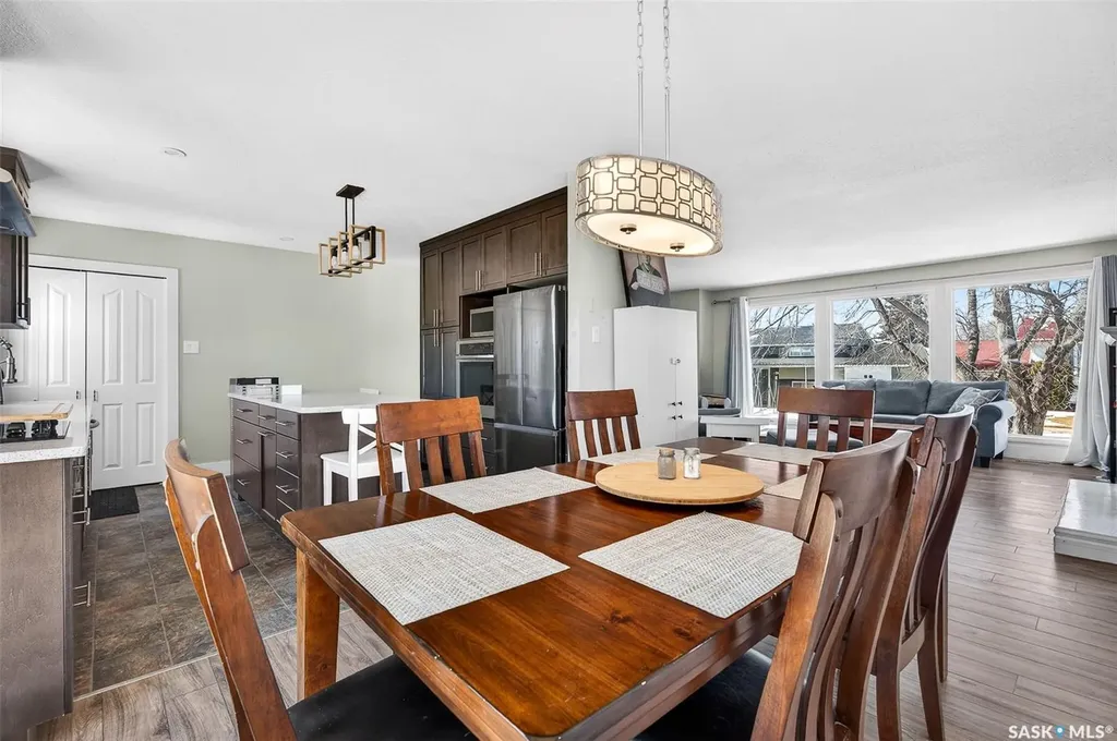 1321 Prince Crescent Moose Jaw SK S6H 6E6