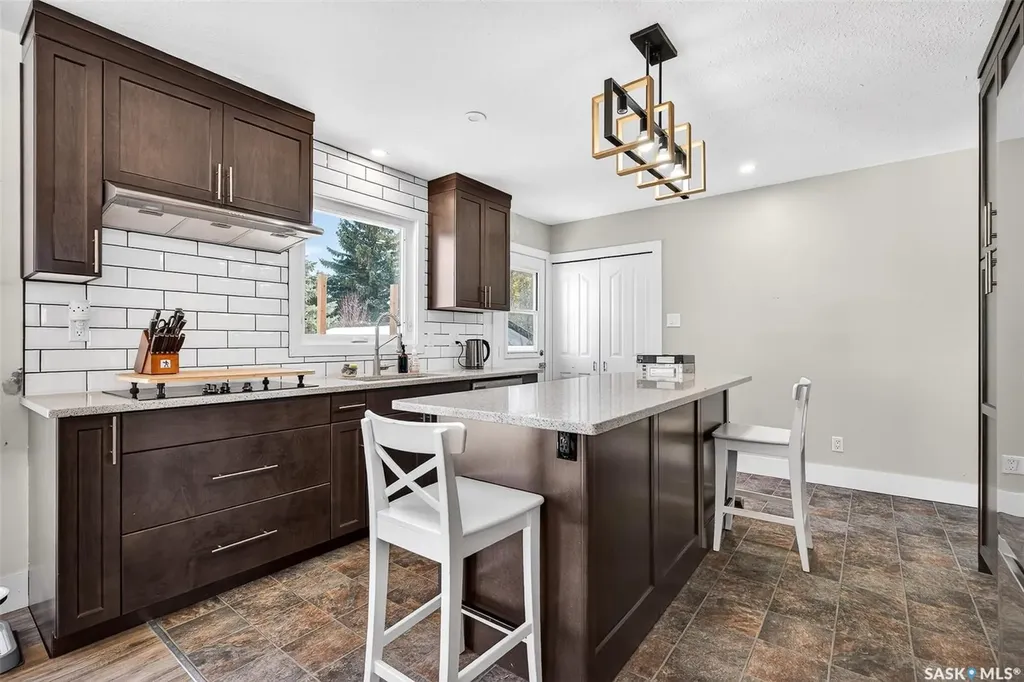 1321 Prince Crescent Moose Jaw SK S6H 6E6