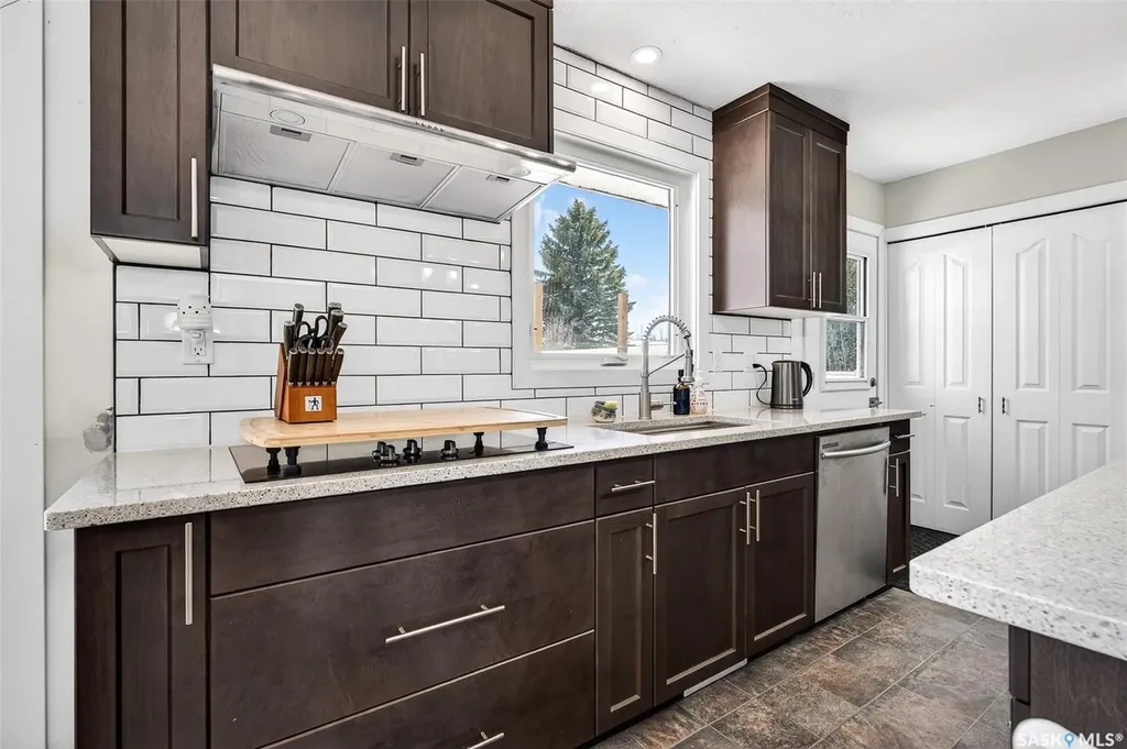 1321 Prince Crescent Moose Jaw SK S6H 6E6