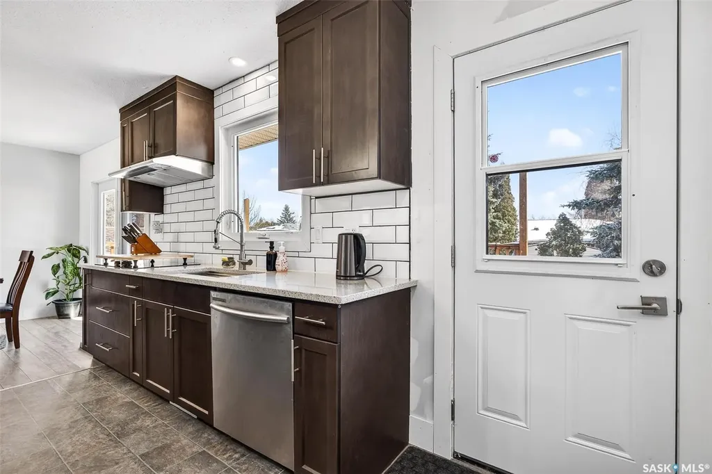 1321 Prince Crescent Moose Jaw SK S6H 6E6