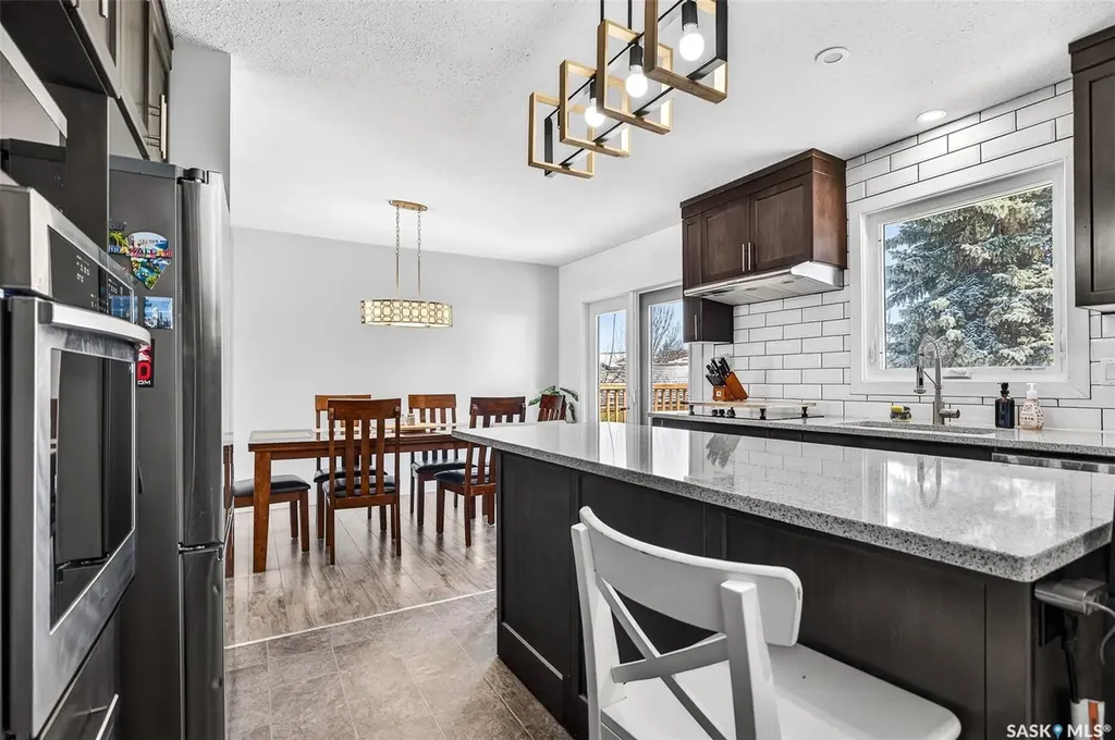 1321 Prince Crescent Moose Jaw SK S6H 6E6