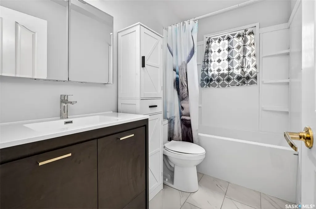 1321 Prince Crescent Moose Jaw SK S6H 6E6