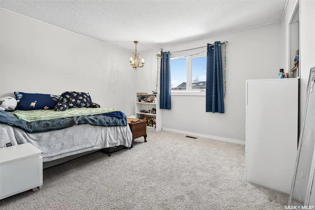 1321 Prince Crescent Moose Jaw SK S6H 6E6