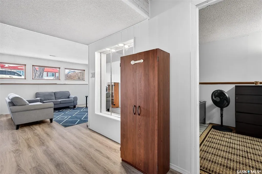 1321 Prince Crescent Moose Jaw SK S6H 6E6