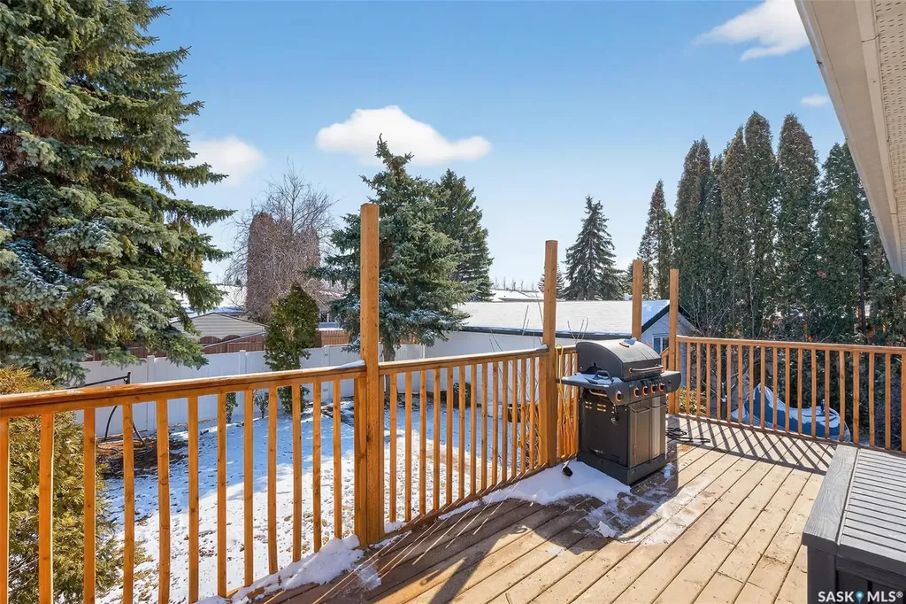 1321 Prince Crescent Moose Jaw SK S6H 6E6