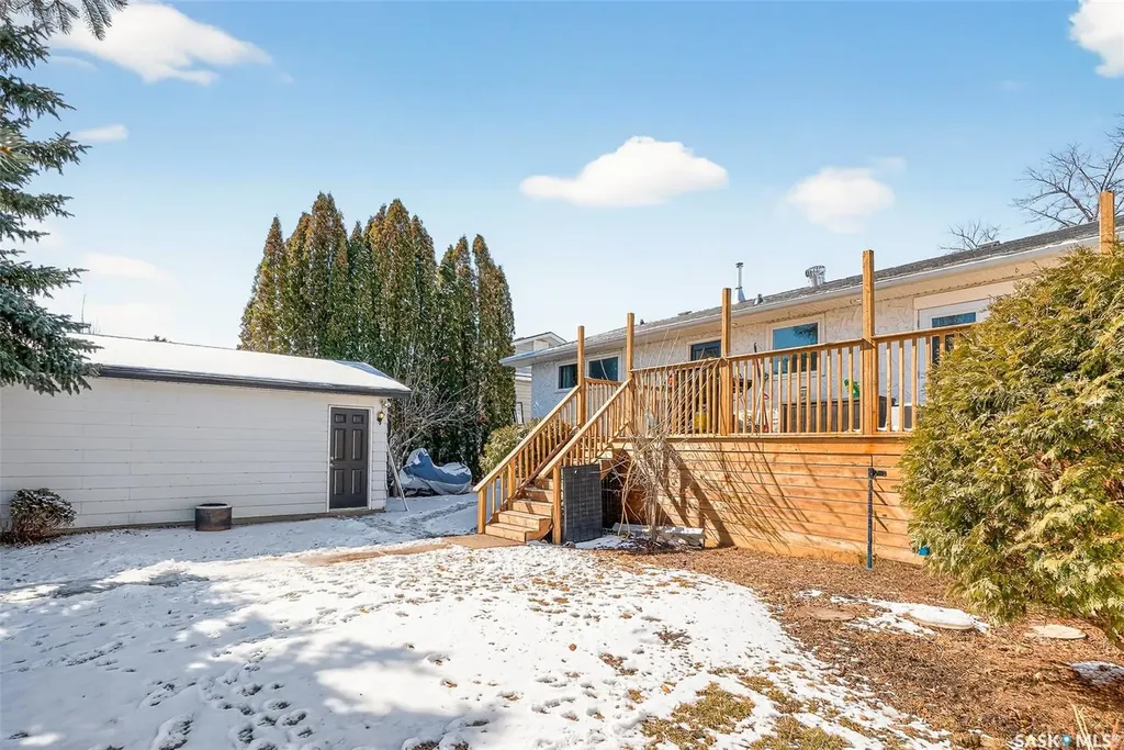 1321 Prince Crescent Moose Jaw SK S6H 6E6