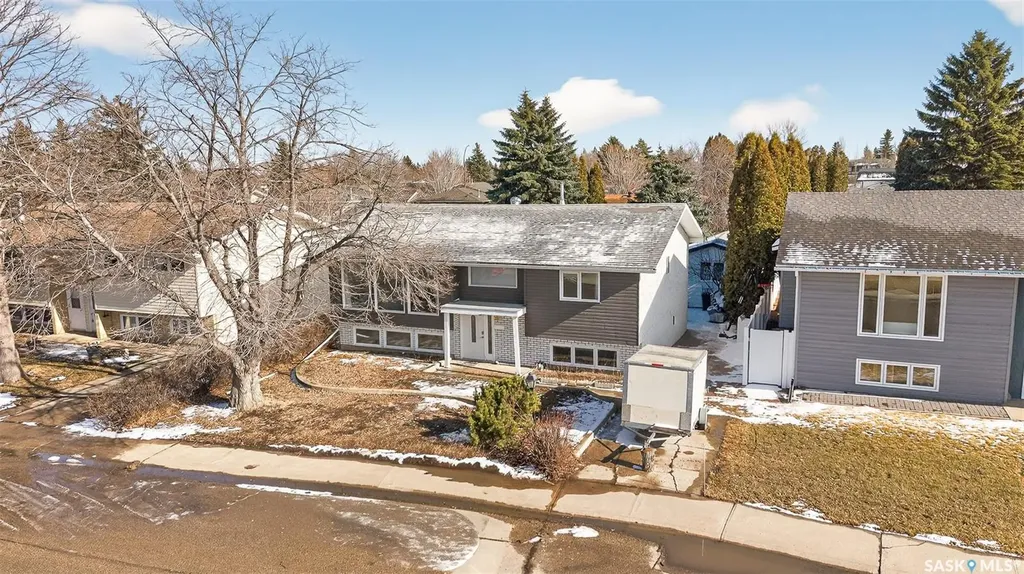 1321 Prince Crescent Moose Jaw SK S6H 6E6