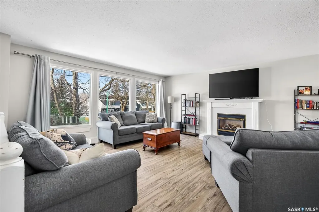 1321 Prince Crescent Moose Jaw SK S6H 6E6