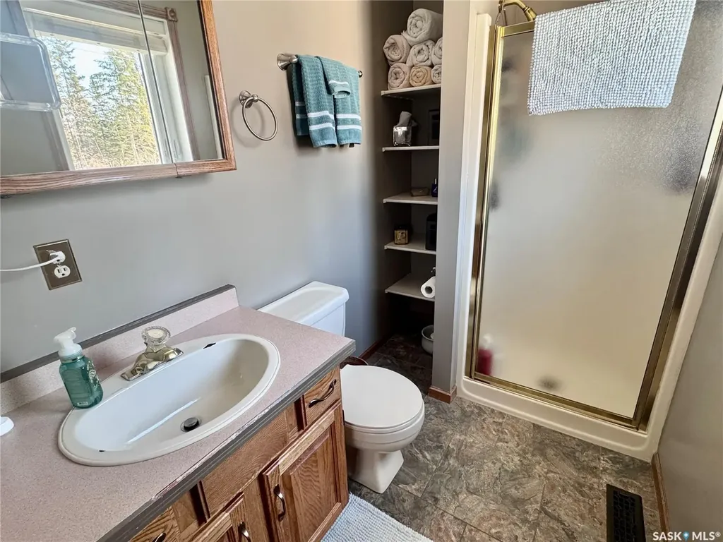 930 Sinotte Crescent La Ronge SK S0J 1L0