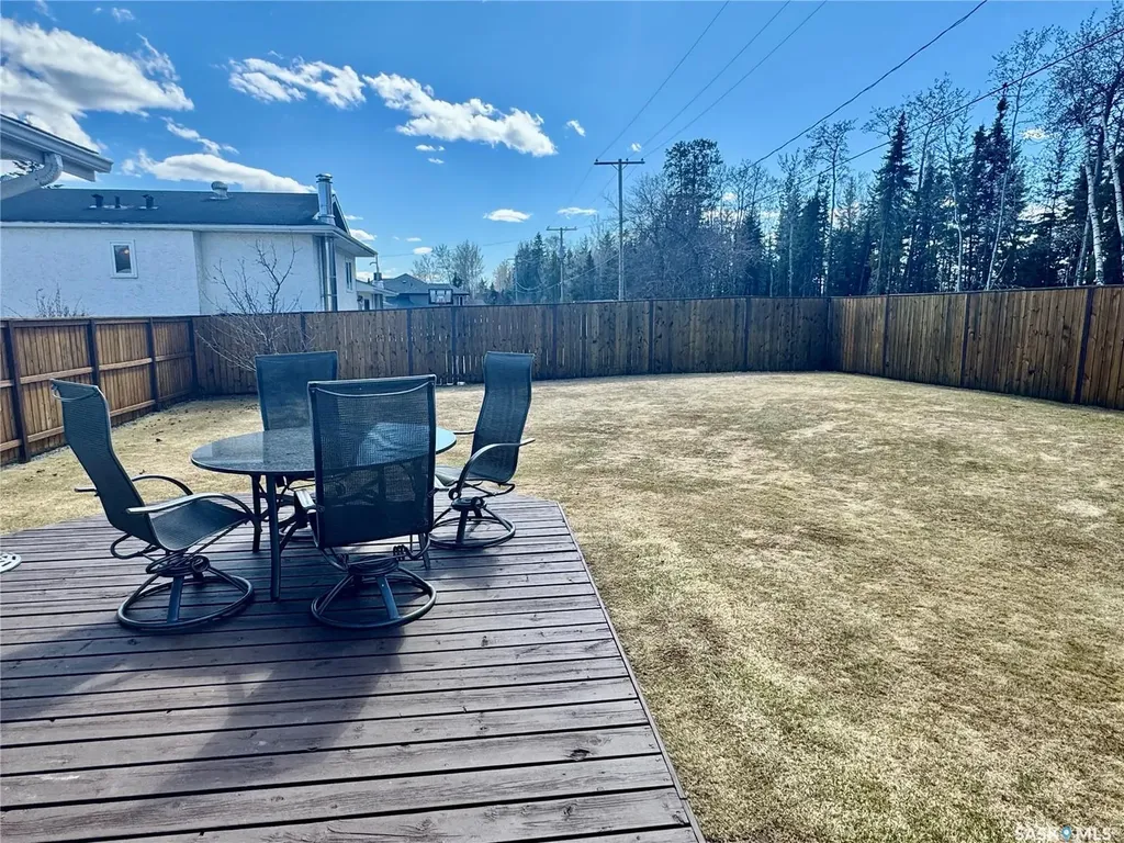 930 Sinotte Crescent La Ronge SK S0J 1L0