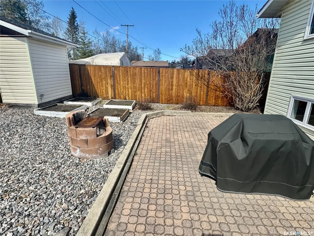 930 Sinotte Crescent La Ronge SK S0J 1L0