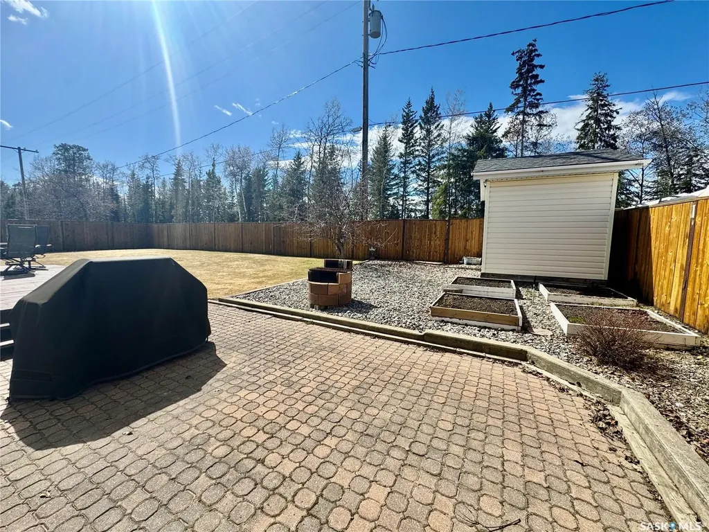 930 Sinotte Crescent La Ronge SK S0J 1L0