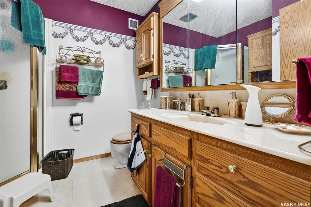 80 Bluebell Crescent Moose Jaw SK S6J 1A2
