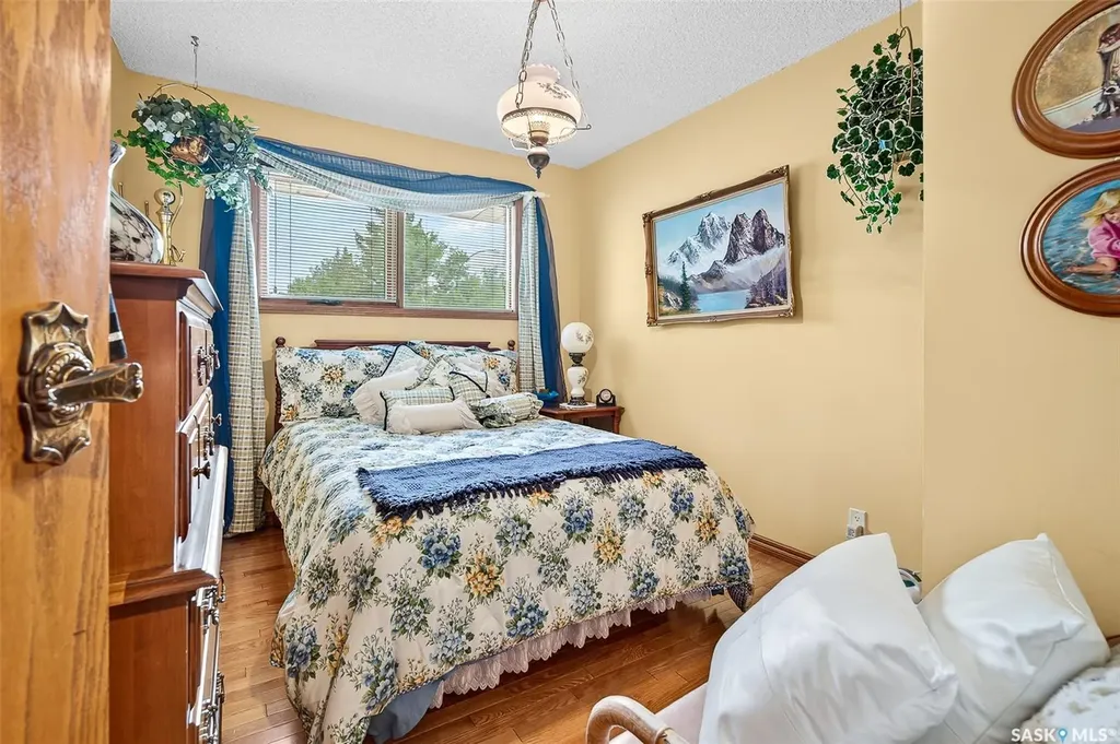 80 Bluebell Crescent Moose Jaw SK S6J 1A2